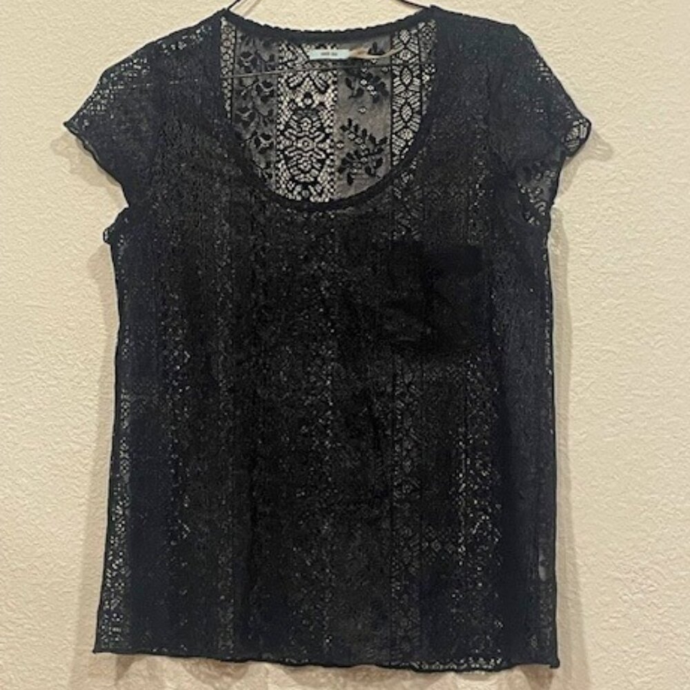 Black Lace Kimchi Blue T-shirt, Size Small